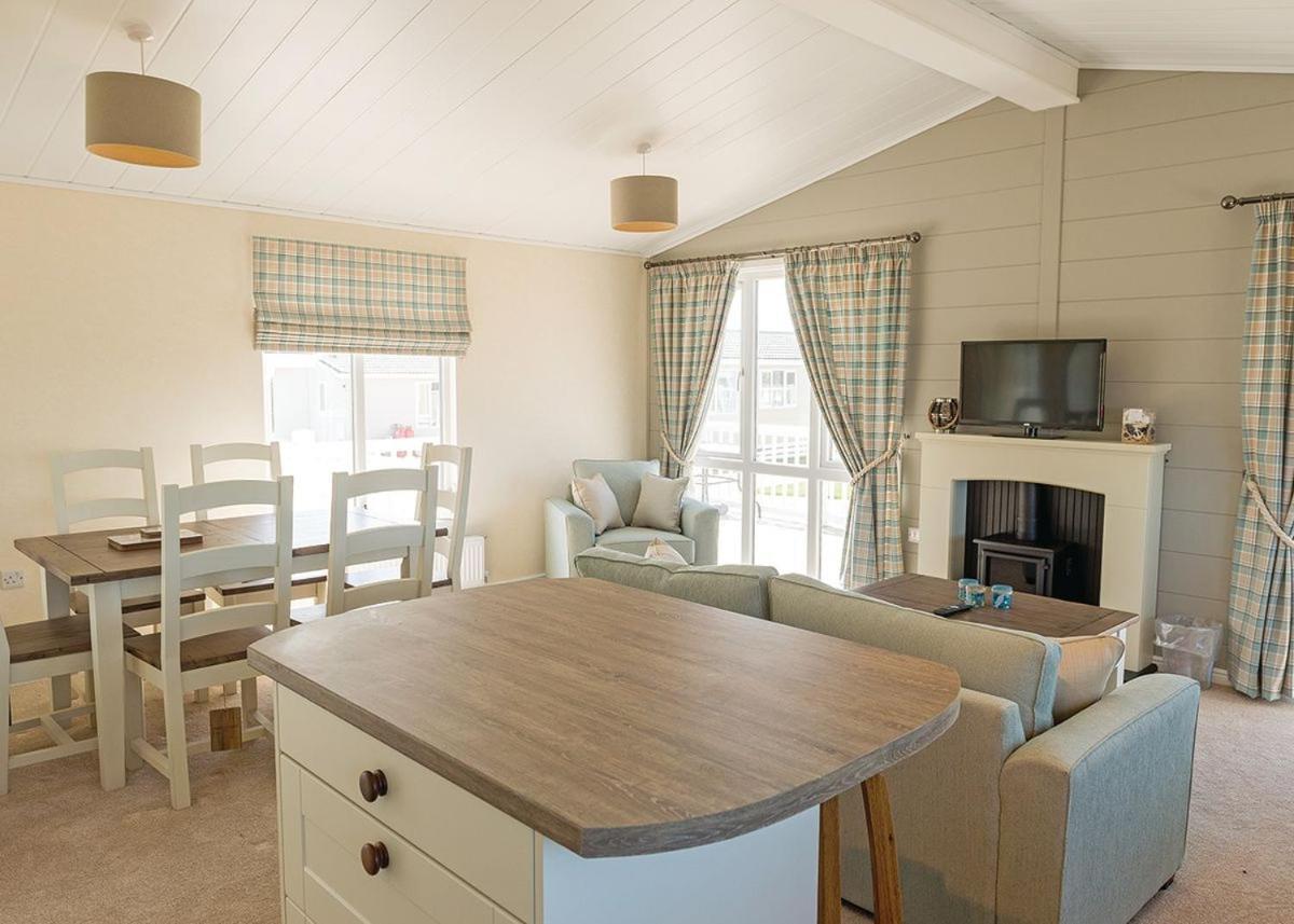 Mundesley Holiday Village Экстерьер фото